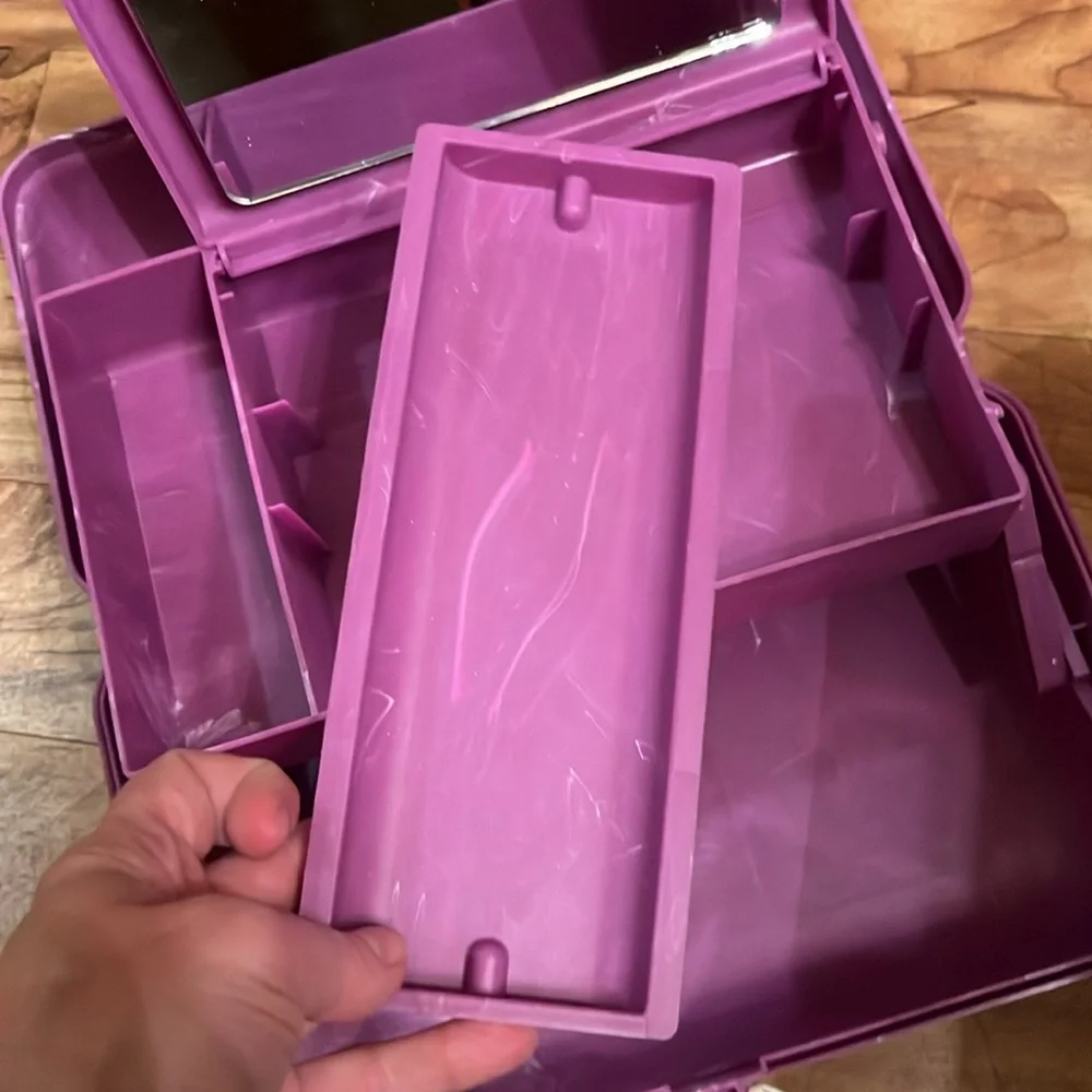 Caboodles Vintage Makeup Carrying Case with Inside Mirror Purple top handle EUC